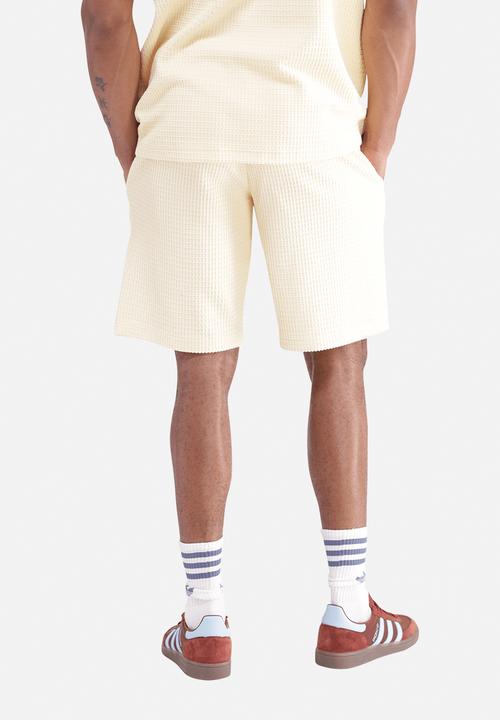 adidas Originals - Ess waffle short - warm vanilla