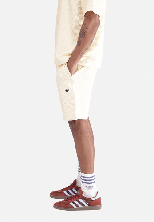 adidas Originals - Ess waffle short - warm vanilla