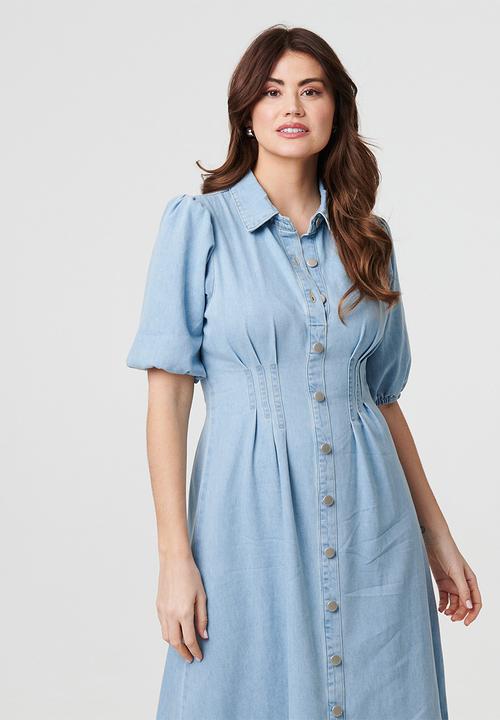 Izabel London - Half Sleeve With Thin Elastic Cuff Scoop Hem Maxi Denim Dress - Light Wash