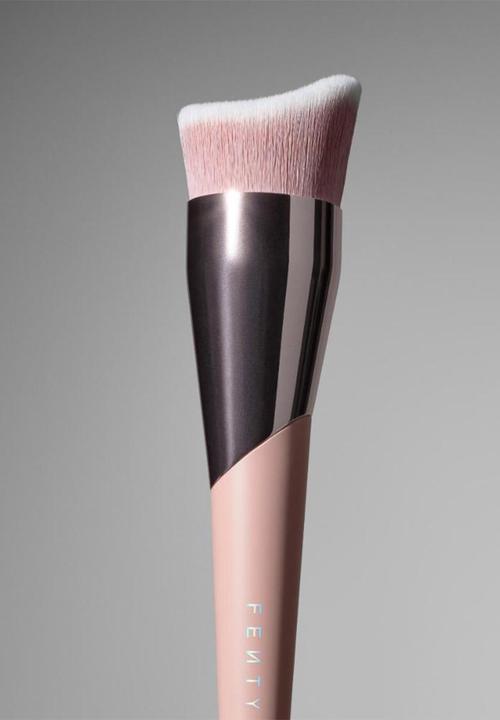 Fenty Beauty - Pro Filt'r Foundation Brush