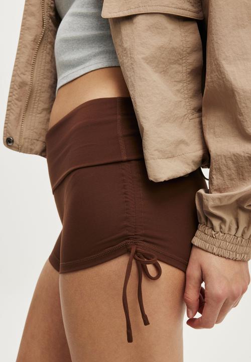 Cotton On - Ultra Soft Tie Side Roll Over Micro Short - Chestnut