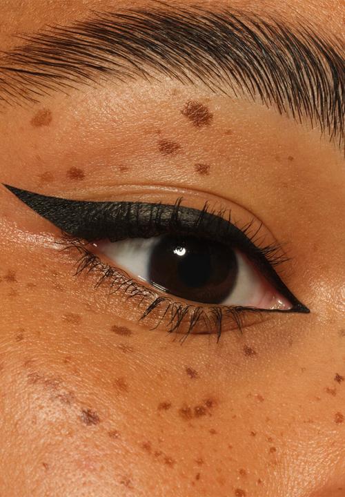 essence - eyeliner pen extra long-lasting WATERPROOF & SMU
