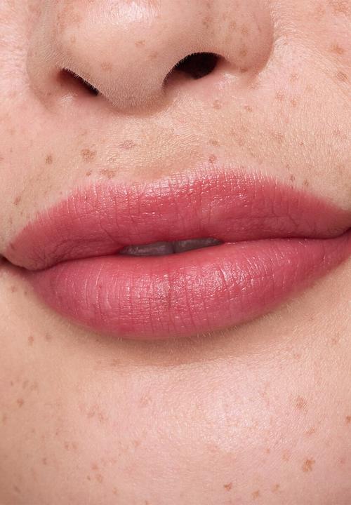 essence - BLUR soufflé sheer nude lip balm - 03 Nude Rose