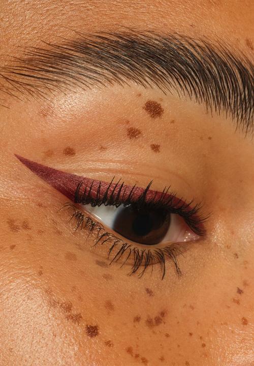 essence - kajal pencil - 32 Red Velvet