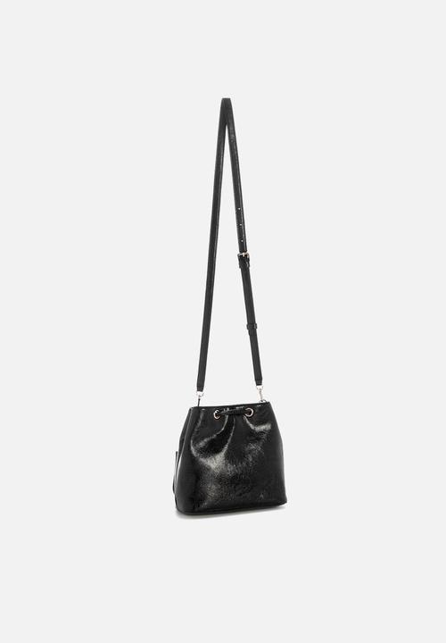 GUESS - Theodora Drawstring Bucket -Black