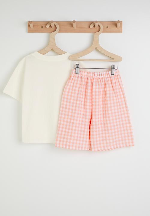 Pop Candy - Graphic tee with gingham shorts - white/pink