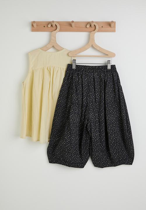 Pop Candy - Empire line blouse with printed barrel pants - light yellow/black
