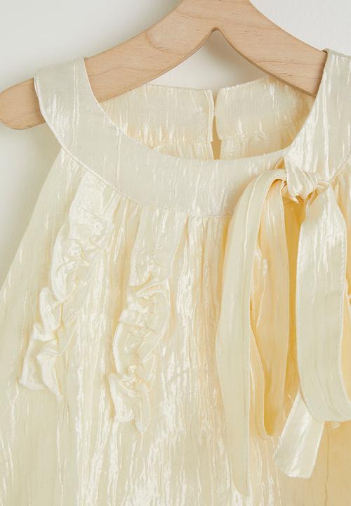 Pop Candy - Halterneck blouse & ruffle hem shorts - cream
