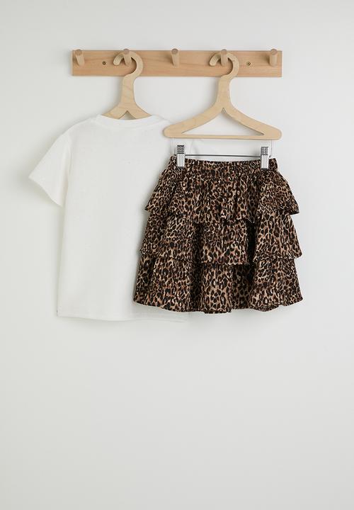 Pop Candy - Bouquet applique graphic tee with rara skirt - white/leopard print