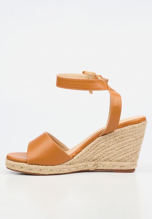 Miss Black - Jojo 8 classic wedge - tan