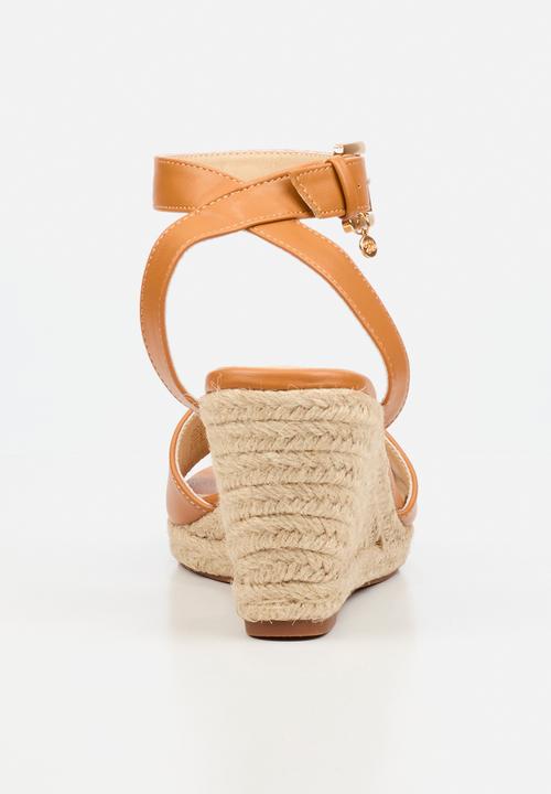 Miss Black - Jojo 8 classic wedge - tan