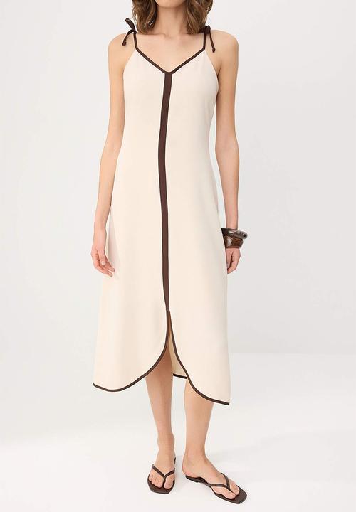 Trendyol - Contrast Piping Detail Slit Midi Dress - Ecru