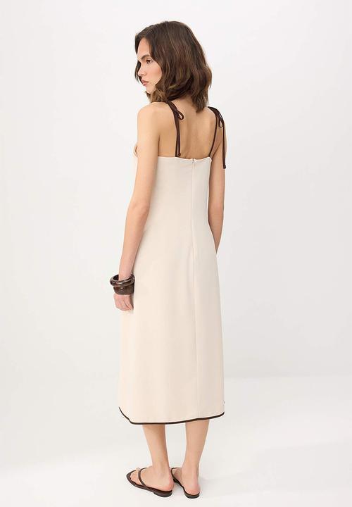 Trendyol - Contrast Piping Detail Slit Midi Dress - Ecru