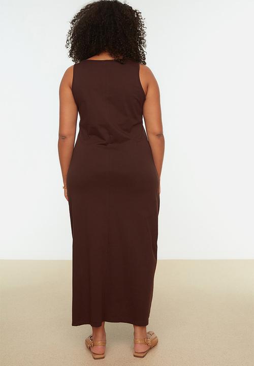 Trendyol - Plus cotton maxi dress crew neck and slit - dark brown