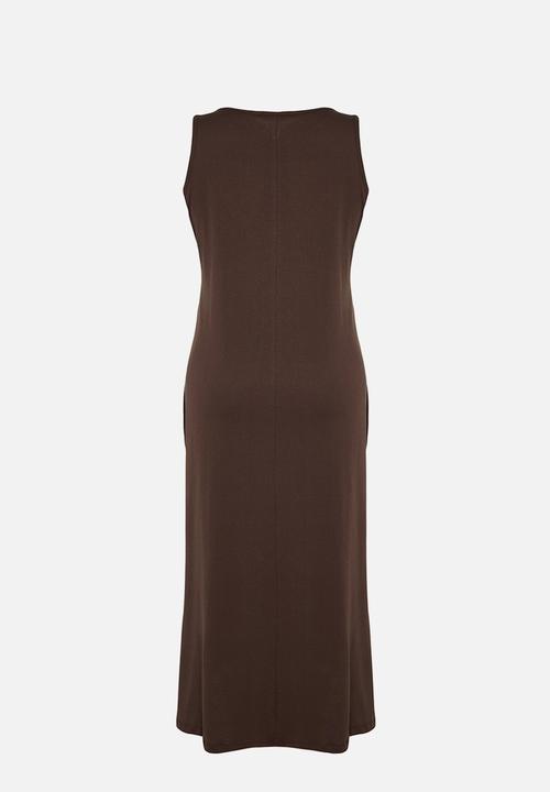 Trendyol - Plus cotton maxi dress crew neck and slit - dark brown