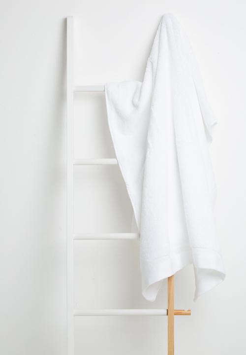 Sixth Floor - White bath sheet