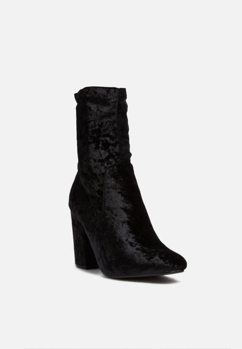 dailyfriday - Leeds velvet boot