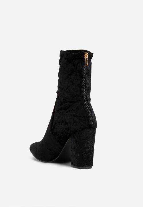 dailyfriday - Leeds velvet boot