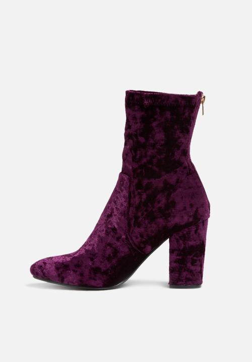 dailyfriday - Leeds velvet boot