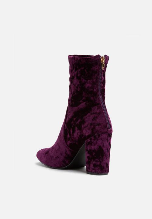 dailyfriday - Leeds velvet boot