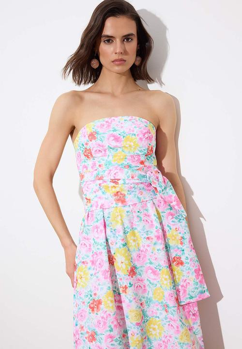 Trendyol - Floral Belted Maxi Dress with Waist Detail - Multi