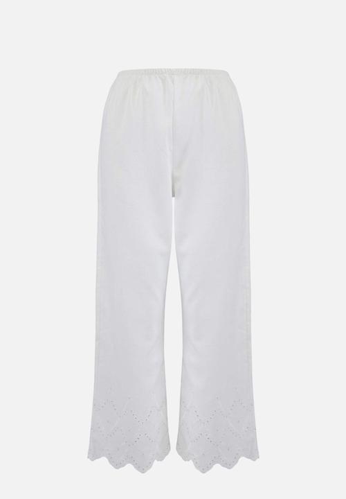 Trendyol - Embroidered Woven Blouse and Capri Pants Set - White