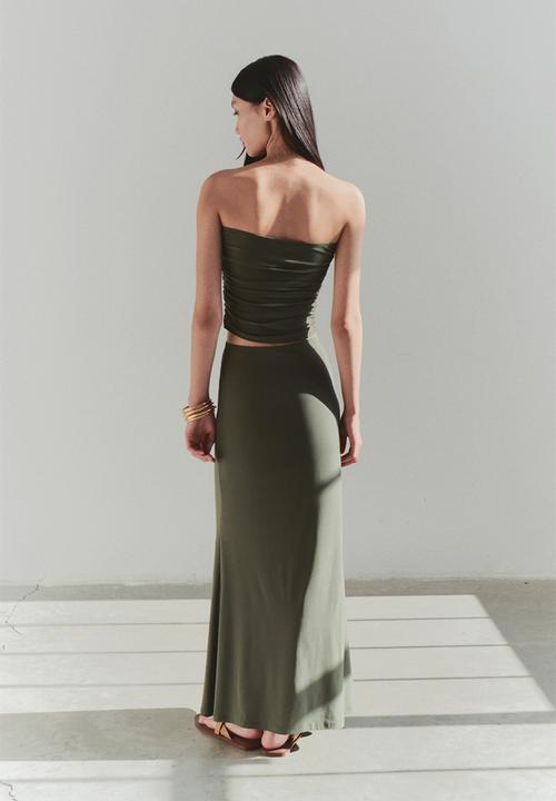 Trendyol - Limited Edition Strapless Knit Blouse with Accessory Detail - Khaki