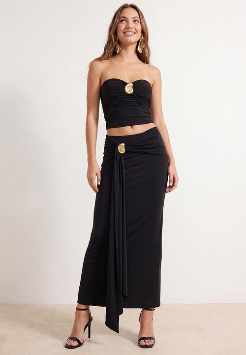 Trendyol - Limited Edition Strapless Knit Blouse with Accessory Detail - Black