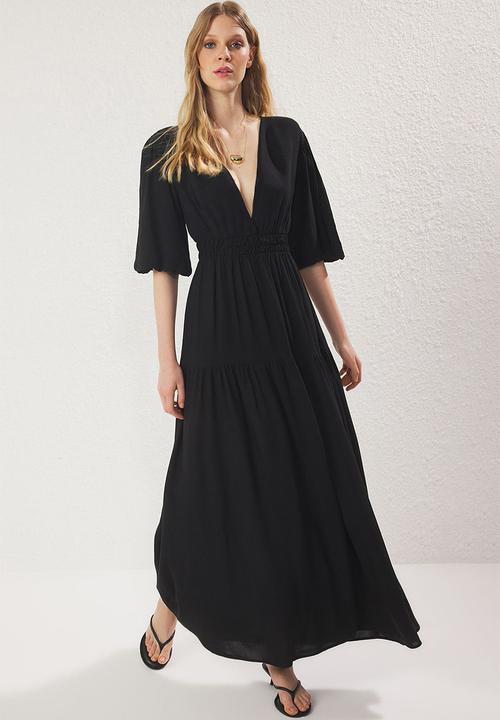 Trendyol - Waist-Cut-Out V-Neck Maxi Dress - Black