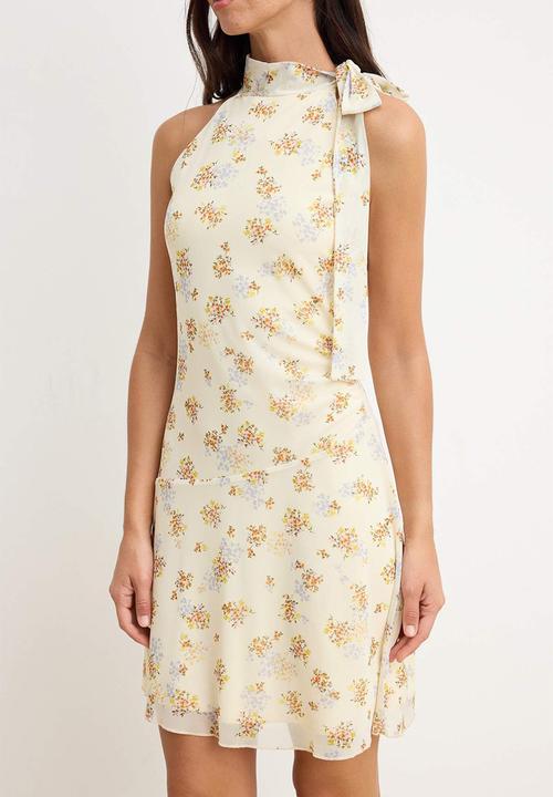 Trendyol - Printed Waist-Cut Halter Neck Tulle Dress - Yellow