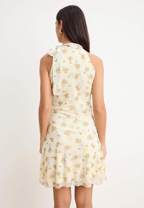 Trendyol - Printed Waist-Cut Halter Neck Tulle Dress - Yellow