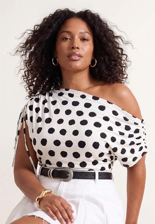 Trendyol - Plus polka dot patterned boat neck ruched blouse - ecru