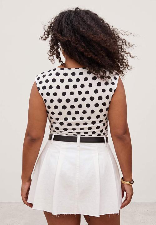 Trendyol - Plus polka dot patterned boat neck ruched blouse - ecru