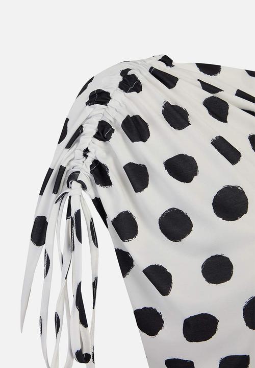 Trendyol - Plus polka dot patterned boat neck ruched blouse - ecru