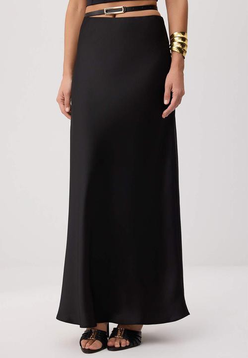 Trendyol - Low-Rise Belt Detail Satin Skirt - Black