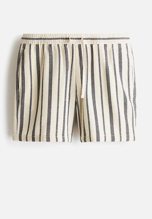 H&M - Regular fit shorts - black/striped