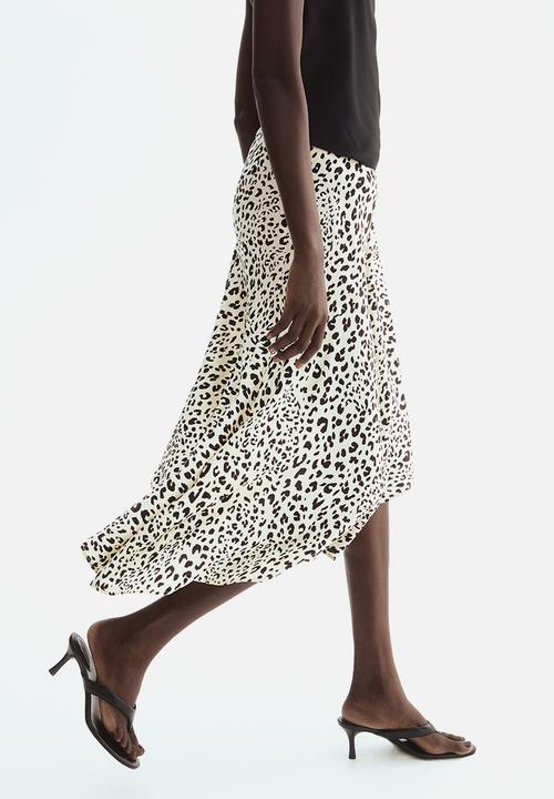 H&M - Asymmetric Viscose Skirt - cream/leopard print - 1337639002