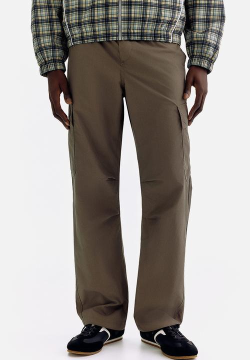 H&M - Regular fit cargo trousers - taupe