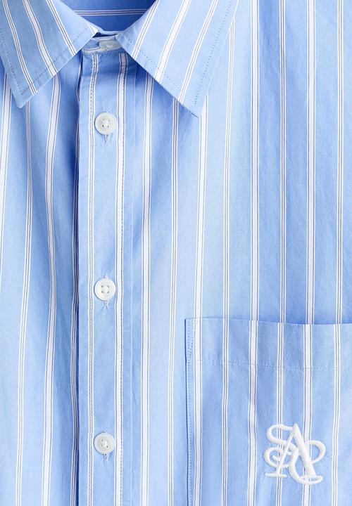 H&M - Relaxed fit poplin shirt - light blue/striped