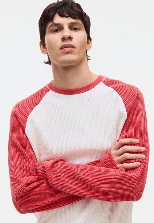 H&M - Regular fit waffled jersey top - red/colour block