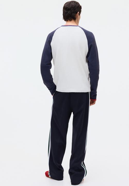 H&M - Regular fit waffled jersey top - dark blue/colour block