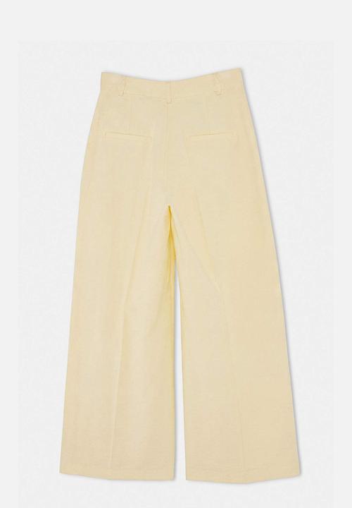 Trendyol - Wardrobe Essentials Cropped Wide-Leg Trousers - Light Yellow