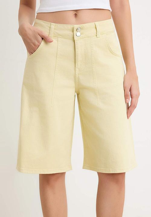Trendyol - Pocket Detail Regular-Waist Denim Bermuda Shorts - Yellow