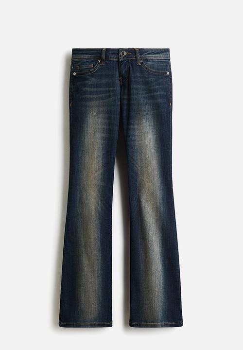 H&M - Flared Leg Ultra Low Waist Jeans - dark denim blue - 1331778001