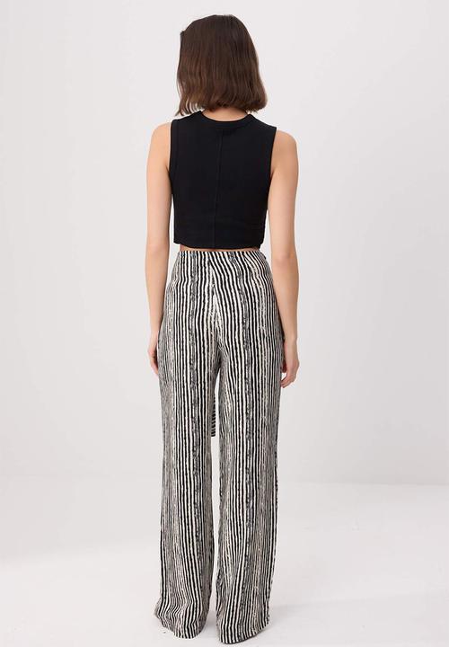 Trendyol - Patterned Viscose Relaxed-Fit Trousers - Black-Multicolour