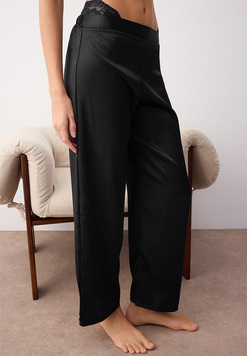 Trendyol - 3-piece pajama set - black