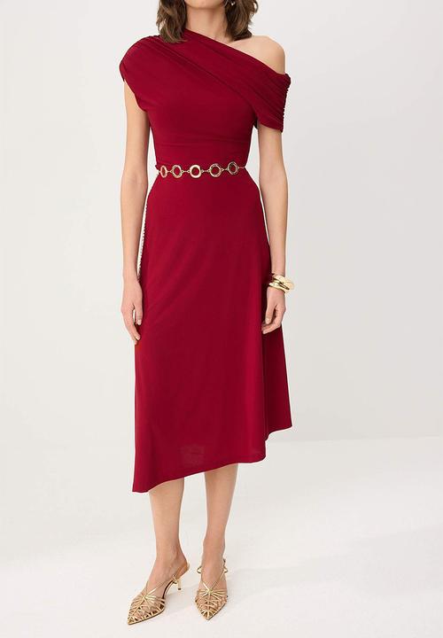 Trendyol - Off-Shoulder Party Dress with Chain Belt - Burgundy