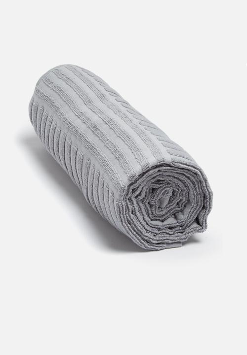 Sixth Floor - Lines bath towel
