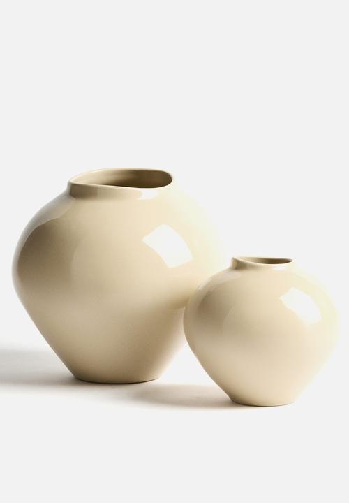 H&M - Large irregular stoneware vase - light yellow