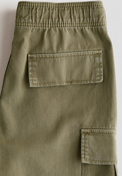 H&M - Cargo twill shorts - khaki green